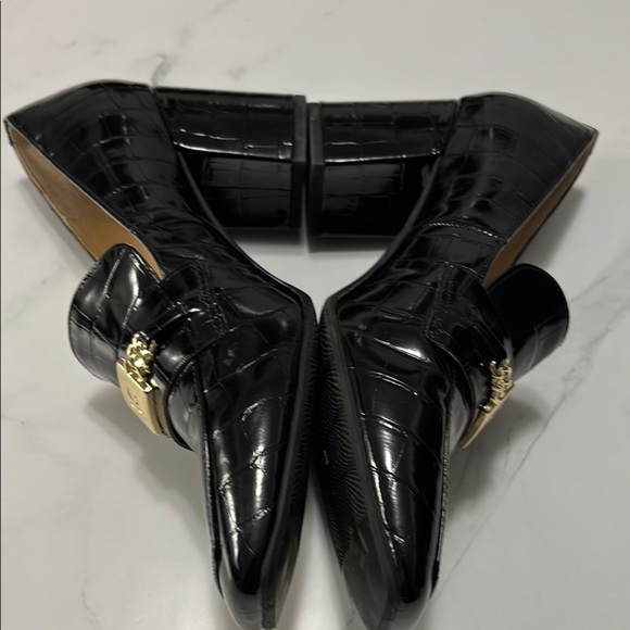 Liz Claiborne Loafers with Gold Accent - Picture 5 of 7